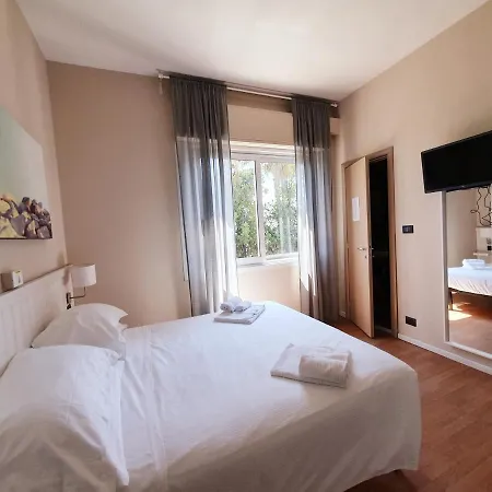 Vela Bianca H & R Diano Marina