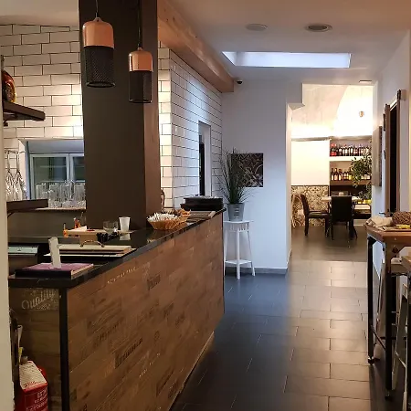 Vela Bianca H & R * Diano Marina