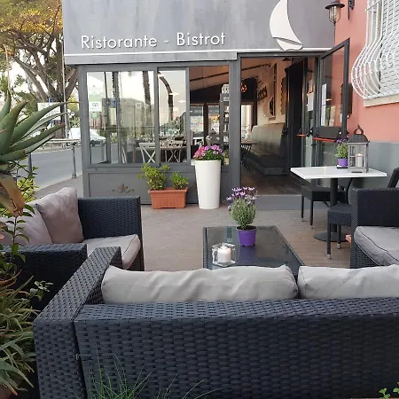 Vela Bianca H & R Hotel