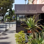 Vela Bianca H & R * Diano Marina