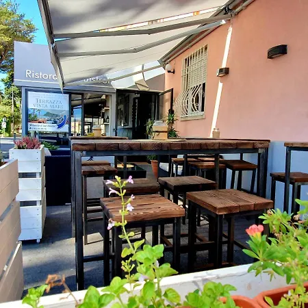 Vela Bianca H & R 酒店 *