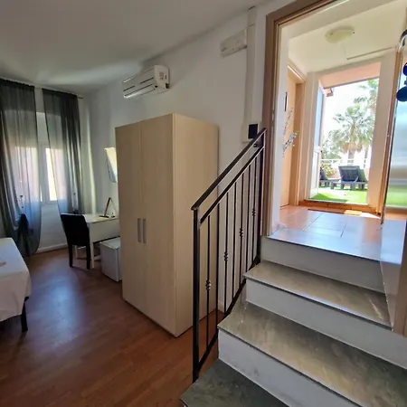 Vela Bianca H & R 酒店 *